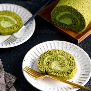 Matcha Swiss Roll